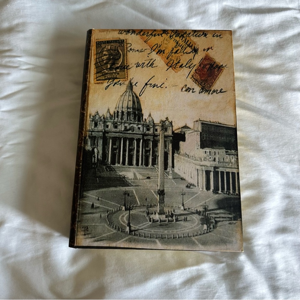 Roma Fake Book Storage